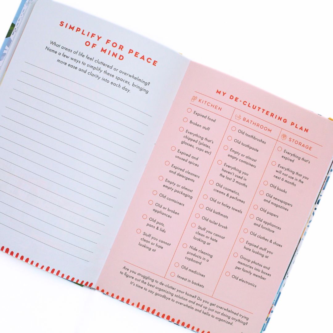 Open La Dolce Vita Life is beautiful guided vision Journal with decluttering plan and mindfulness prompts on a white background